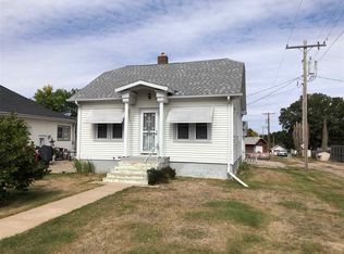 805 5th St, Stapleton, NE 69163