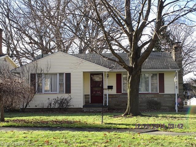 1st image of 826 N Bentley Ave