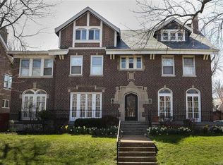 6316 Westminster Pl, Saint Louis, MO 63130