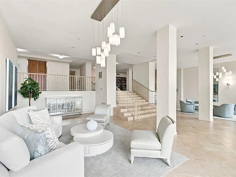 707 S Gulfstream Ave #207 — Photo 48