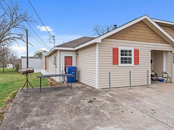 3rd image of 3004 Avenue D