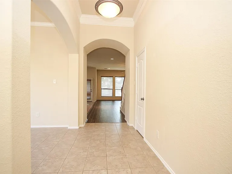 23118 Century Plant Dr — Photo 5