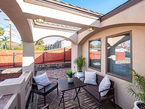 4th image of 13419 Sebago Ave