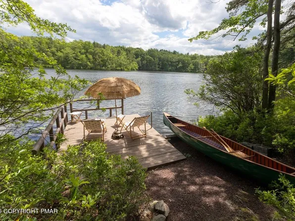 322 Crescent Lake Rd, Scotrun, PA 18355