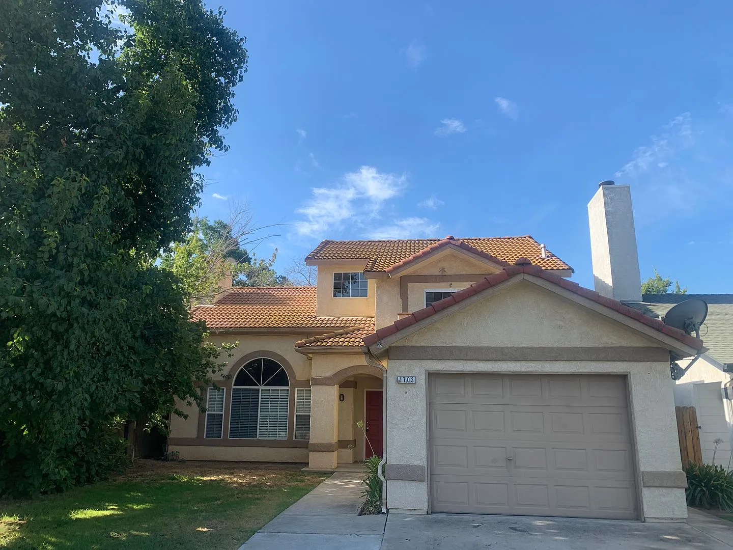 Beautiful 2 Story Home- In Clovis Unified — Photo 1