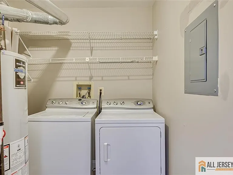 268 Kempsey Dr — Photo 24