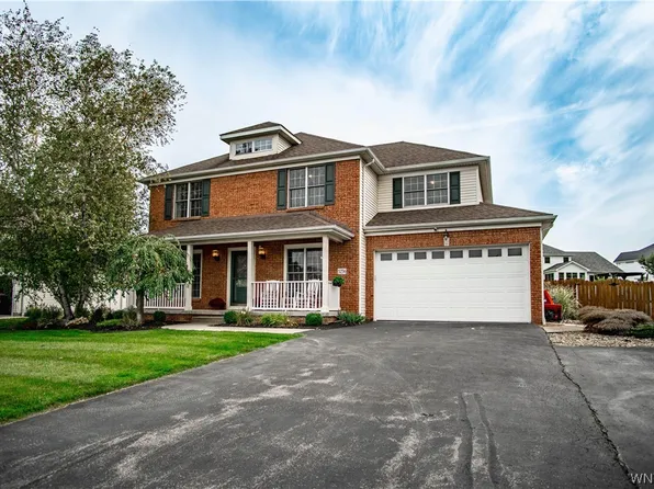 3256 Brookfield Ln, Hamburg, NY 14075