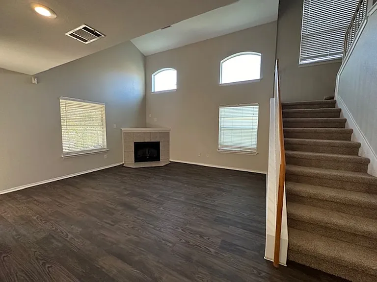 5157 Hartson — Photo 16