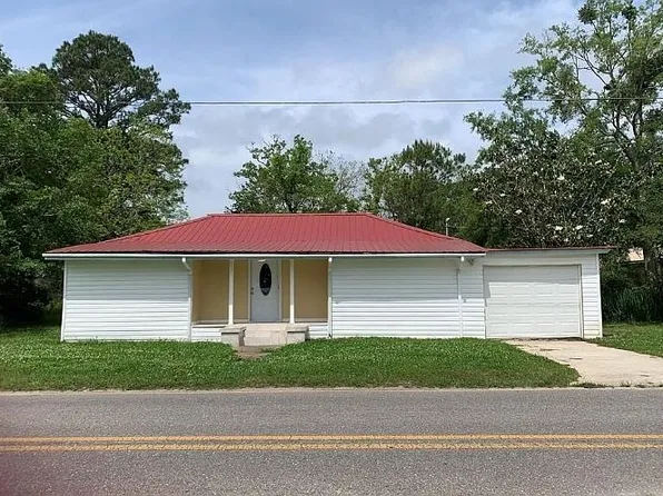 13870 Railroad St, Bayou La Batre, AL 36509