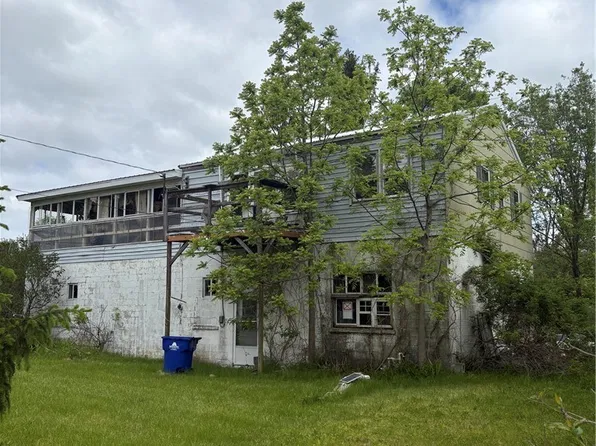1245 Saunders Sett Rd, Lewiston, NY 14092