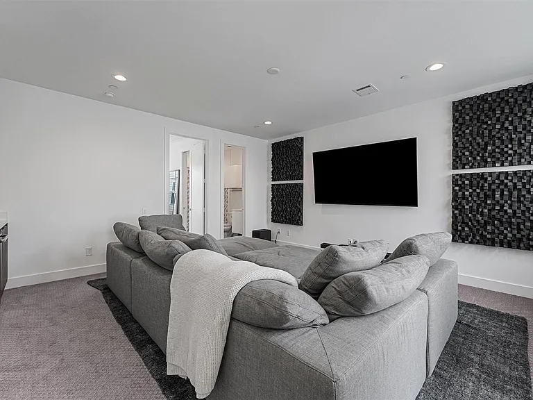 5854 E Post Oak Ln — Photo 21