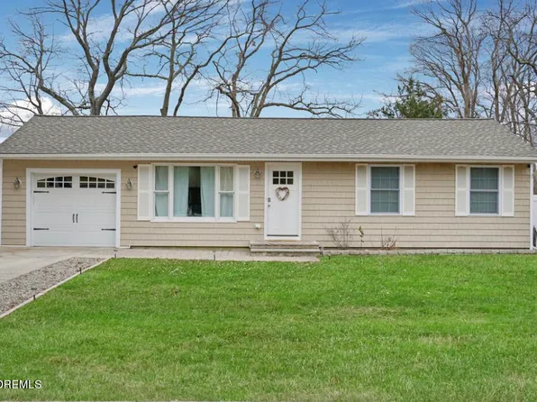 9 Chain Boulevard, Bayville, NJ 08721