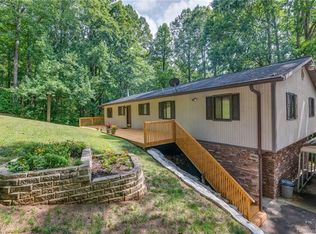 130 Gosnell Dr, Saluda, NC 28773