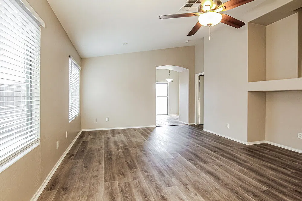 3 bed, 2.0 bath, 1190 sqft, $1,795 — Photo 3