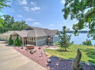 932 State Park Rd, Grove, OK 74344