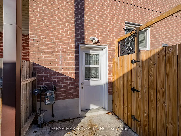 207 Cabot St — Photo 14