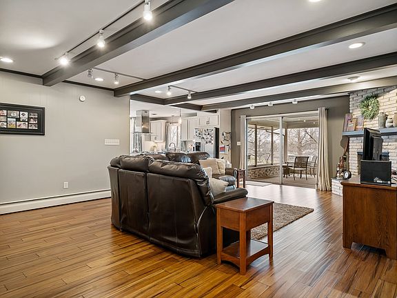 Family Room-Hearth Room