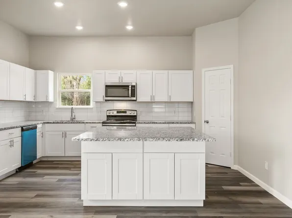 200 Avenue B, Ennis, TX 75119