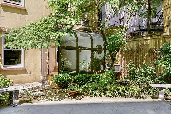 Sold by Compass | media 16