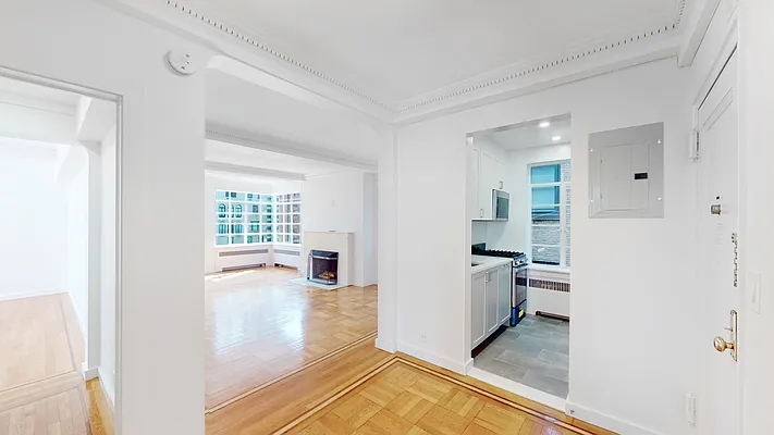 Rented by R New York | media 4