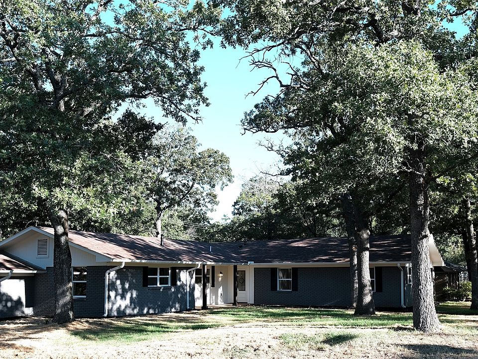 1st image of 17 Circle Dr
