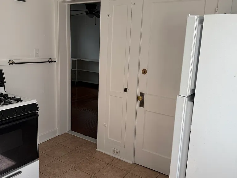 230 Miller St — Photo 7