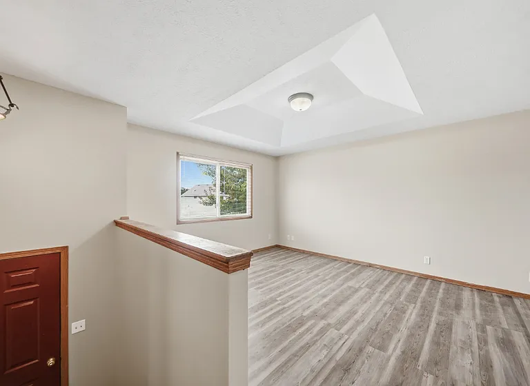1907 W Apricot Ln — Photo 4
