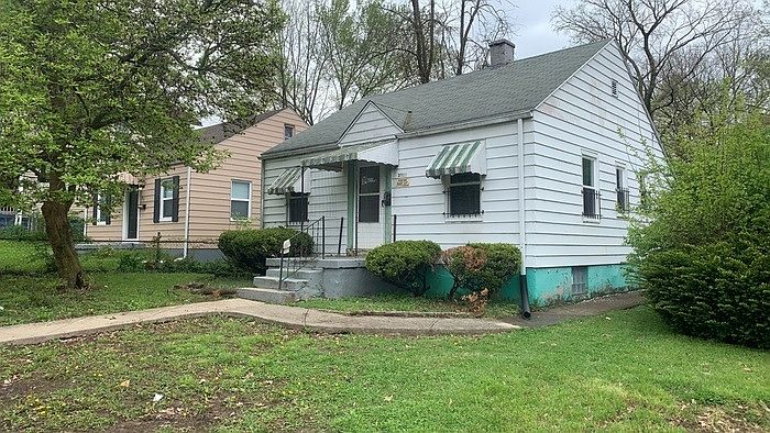 1st image of 3509 W Hillcrest Ave