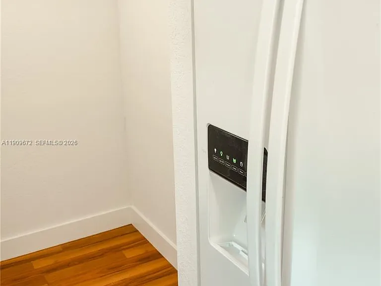 707 N J St — Photo 33
