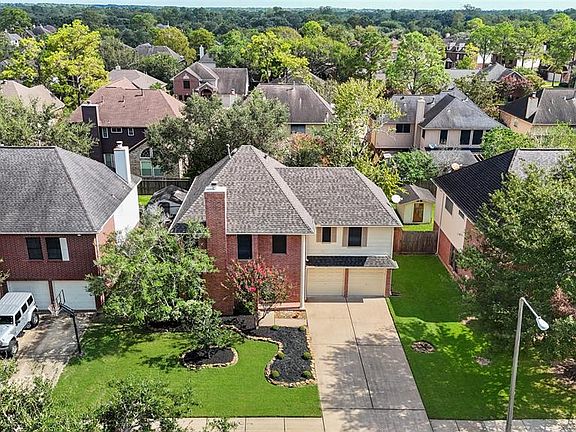 2nd image of 1011 Glenview Drive