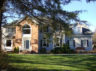 6 Blueberry Ln, Andover, NJ 07821
