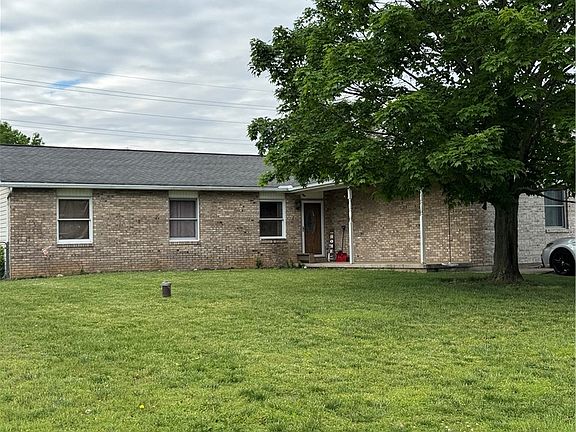 3rd image of 165 Baker Ln