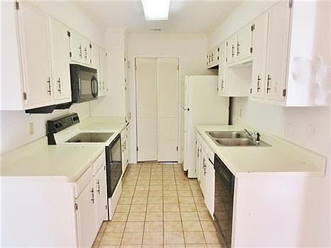 5th image of 950 Sunmeadow Dr