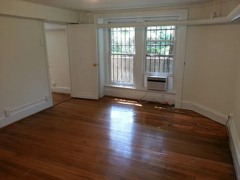 2456 20th St NW #C — Photo 4