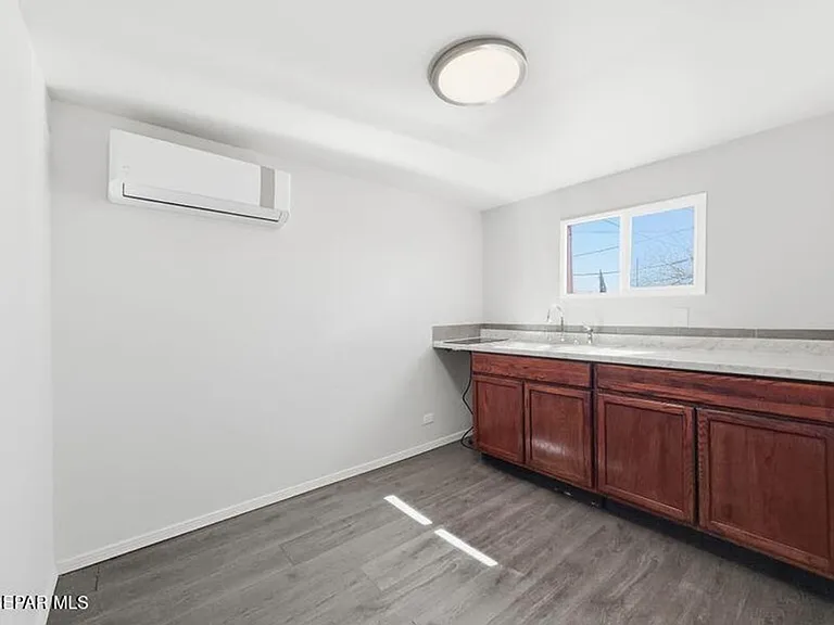 816 N Estrella St — Photo 5