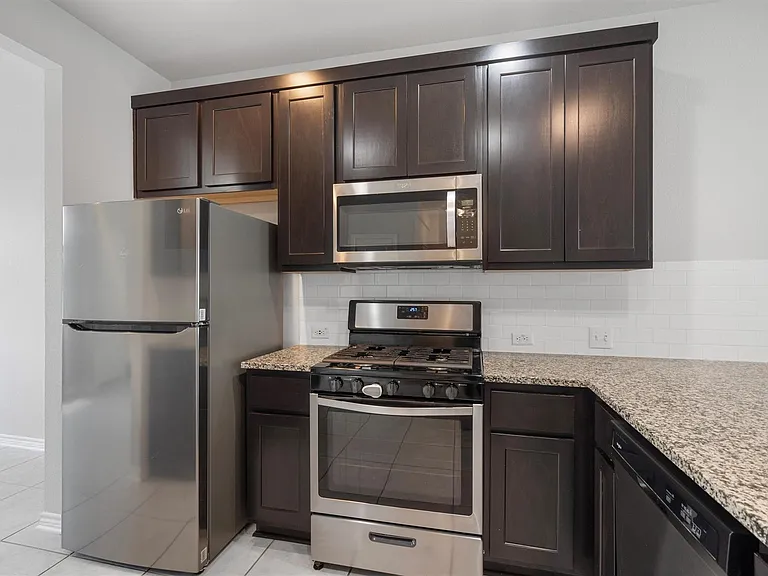 1805 Artesian Springs Xing — Photo 14