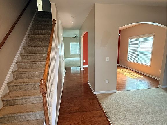 4th image of 1430 Vandenberg Dr
