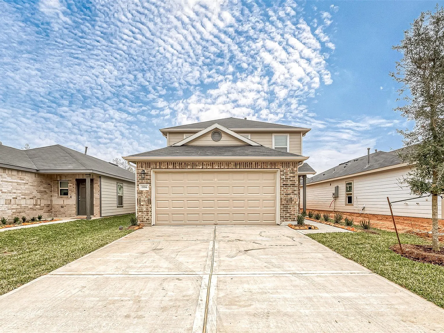 3 bed, 2.5 bath, 1590 sqft, $1,850 — Photo 2