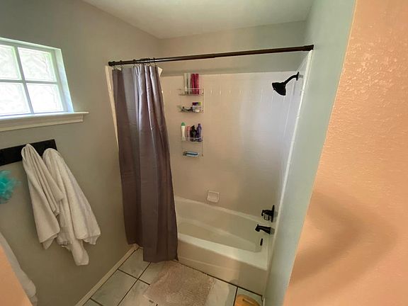 4th image of 6111 E County Road 105