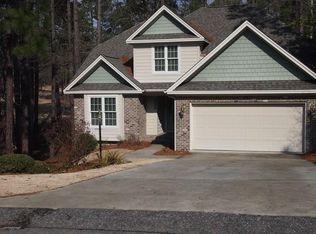 204 Hunter Trl, Southern Pines, NC 28387