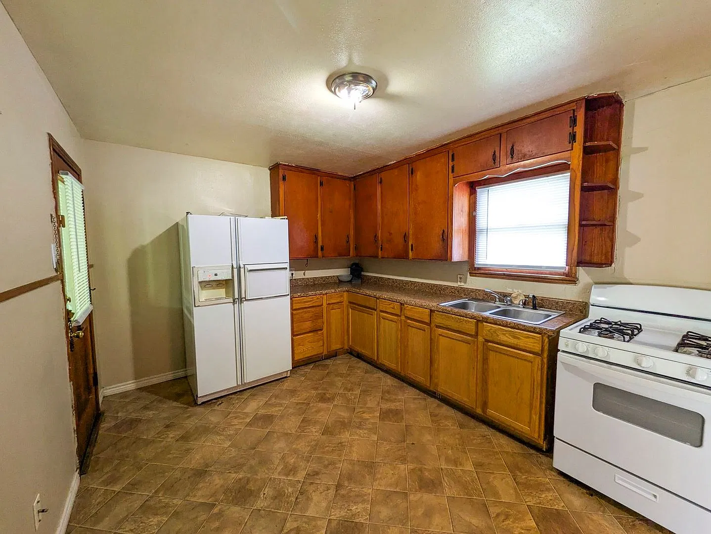 4295 Galveston — Photo 4