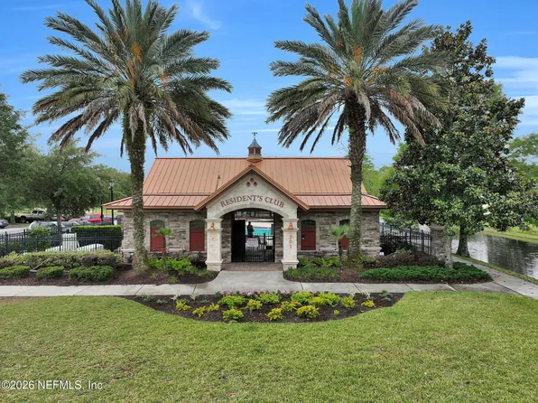 452 Walnut Dr, Saint Johns, FL 32259