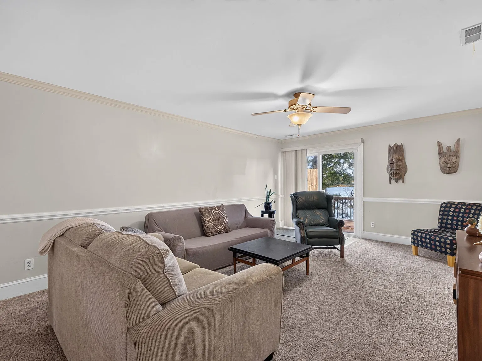 3 bed, 1300 sqft, $2,350 — Photo 3