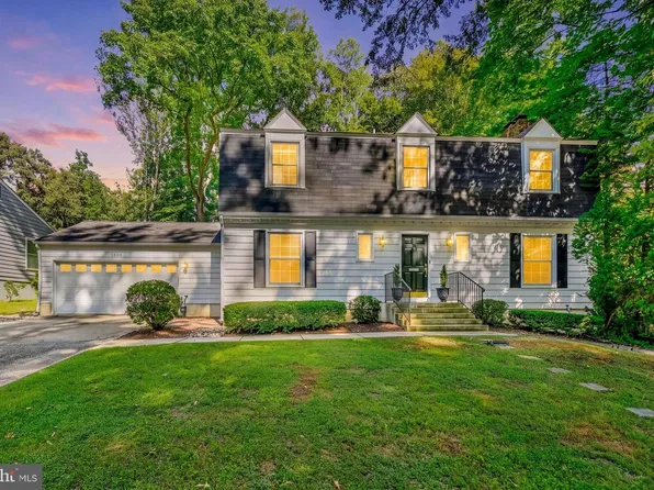 1605 Farnborn St, Crofton, MD 21114