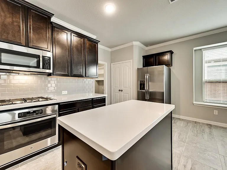 16700 Lincoln Park Ln — Photo 13