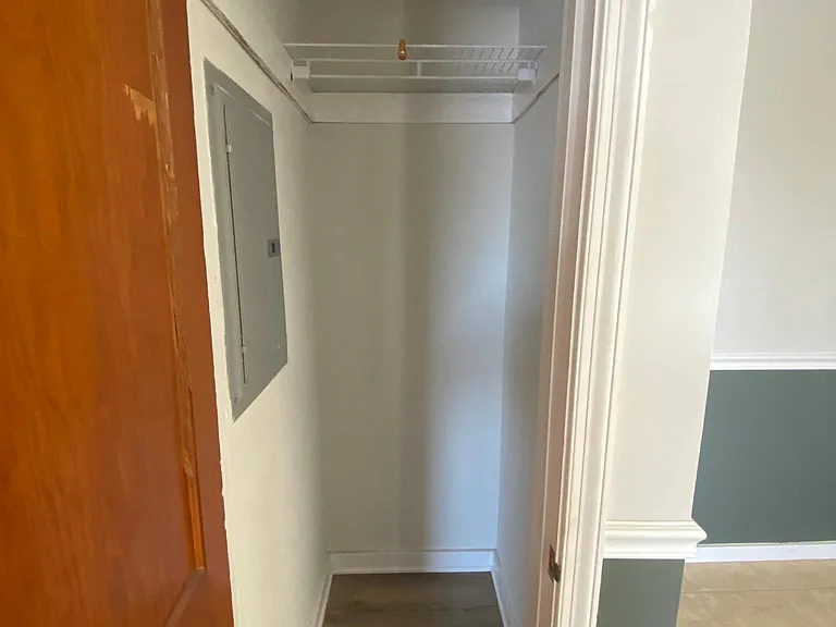 209 N Railroad St #C8 — Photo 10
