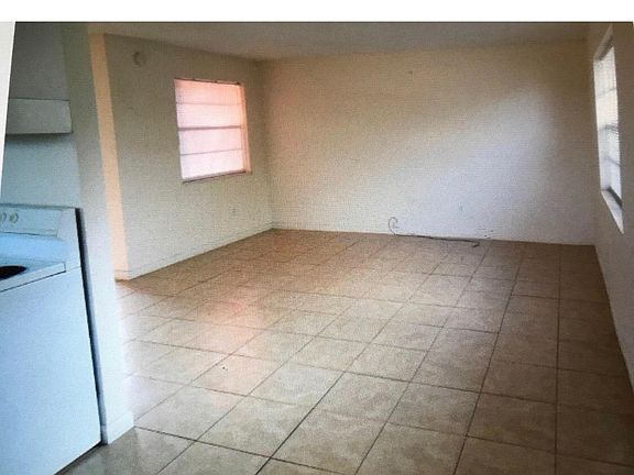 4th image of 4843 SW 45th Ave APT C