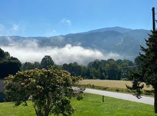 428 Big Cove Rd, Waynesville, NC 28786