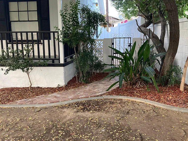 240 Hermosa Dr — Photo 3