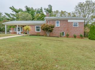 2417 Huffine Cir, Johnson City, TN 37604